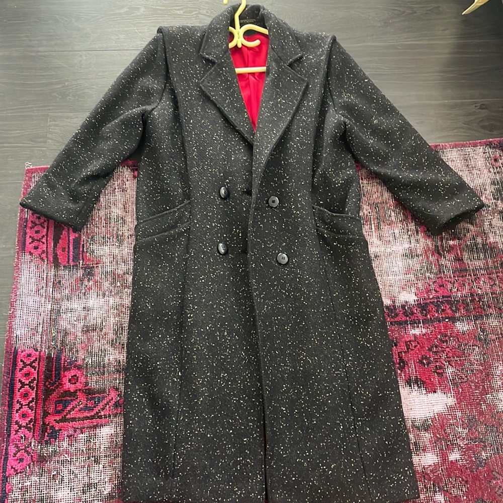 Gorgeous vintage structured wool blend coat. Striking red lining.